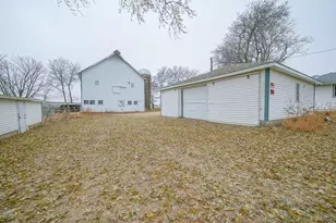 2610 S Klinger Rd, Pecatonica, IL 61063 - Photo 36