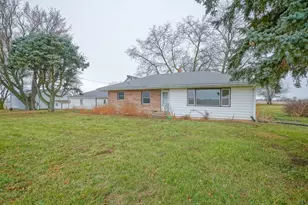 2610 S Klinger Rd, Pecatonica, IL 61063 - Photo 38