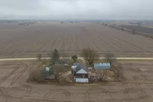 2610 S Klinger Rd, Pecatonica, IL 61063 - Photo 46