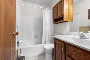 125 SE Heath Cliff Dr, Poplar Grove, IL 61065 - Photo 14