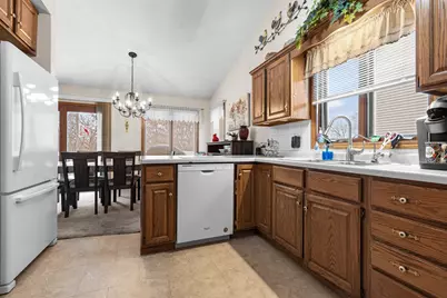 125 SE Heath Cliff Drive, Poplar Grove, IL 61065 - Photo 8