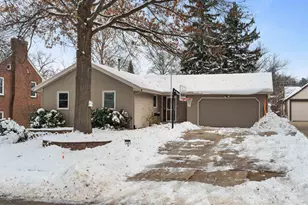 625 Robert Ave, Rockford, IL 61107 - Photo 2
