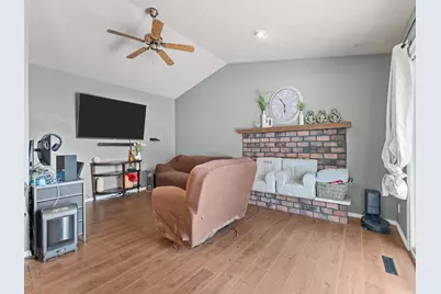 625 Robert Avenue, Rockford, IL 61107 - Photo 12