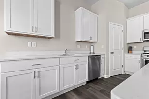 12630 Scarsdale Ln, Loves Park, IL 61111 - Photo 4