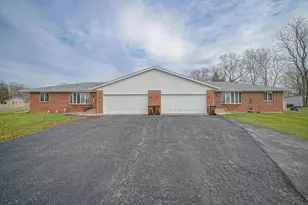429 N Union St, Byron, IL 61010 - Photo 2