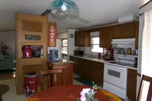 206 Viola Dr, Freeport, IL 61032 - Photo 4