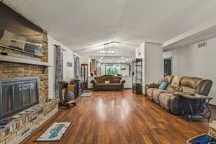 7604 Larwinn Dr, Rockford, IL 61107 - Photo 14