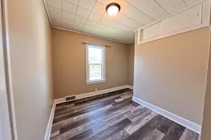 118 W 3rd St, Streator, IL 61364 - Photo 10