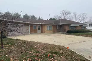 13 S Stanton St, Shannon, IL 61078 - Photo 2