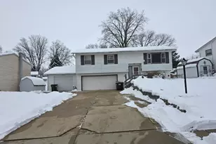 1841 W Revere, Freeport, IL 61032 - Photo 2