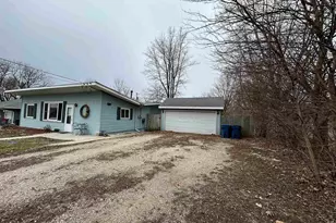 602 S Park Ave, La Moille, IL 61330 - Photo 2