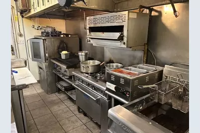 2102 4th Street, Peru, IL 61354 - Photo 32