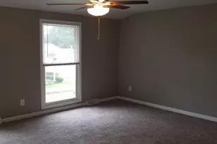 546 Marquette South Unit St, Lasalle, IL 61301 - Photo 8