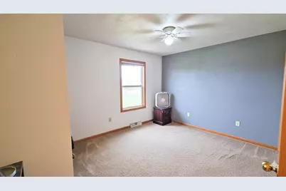 7589 Stanton Avenue, Rockford, IL 61109 - Photo 8