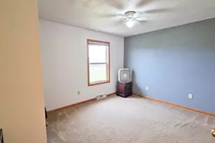 7589 Stanton Ave, Rockford, IL 61109 - Photo 8