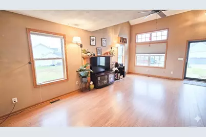 7589 Stanton Avenue, Rockford, IL 61109 - Photo 6