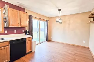 7589 Stanton Ave, Rockford, IL 61109 - Photo 10