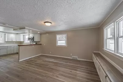 4516 Raven Street, Rockford, IL 61107 - Photo 6