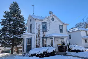 717 W Pleasant St, Freeport, IL 61032 - Photo 16