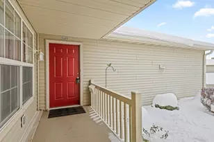 2422 Arnold Ave, Rockford, IL 61108 - Photo 4
