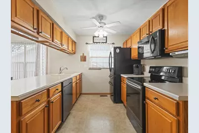 2422 Arnold Avenue, Rockford, IL 61108 - Photo 6