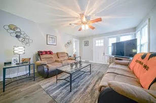 409 W Lincoln, Mount Morris, IL 61054 - Photo 2