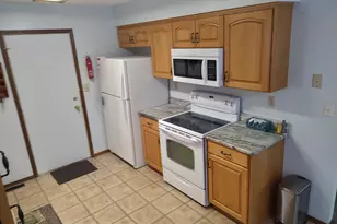 1128 Royal Aberdeen Dr, Rockford, IL 61103 - Photo 4