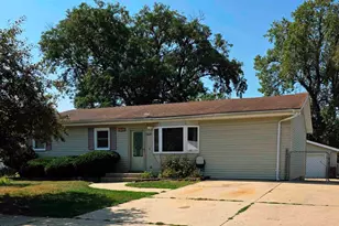 3429 Ed Vera Dr, Rockford, IL 61109 - Photo 2