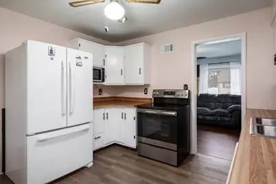 202 W Renrose Avenue, Loves Park, IL 61111 - Photo 4