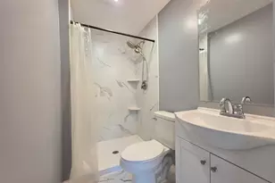 913 Loomis St, Rockford, IL 61102 - Photo 14
