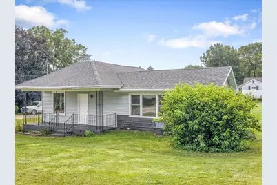 140 E Walnut Street, Cedarville, IL 61013 - Photo 4