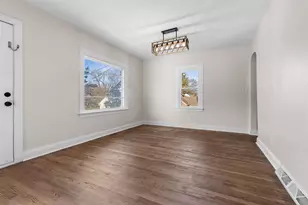 812 Jordan Pl, Rockford, IL 61108 - Photo 6