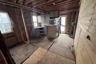 8976 N Main St, Leaf River, IL 61047 - Photo 4