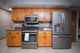 4036 Fox Hills Dr, Rockford, IL 61101 - Photo 4