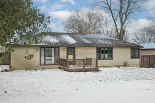 203 Monroe St, Monroe Center, IL 61052 - Photo 20