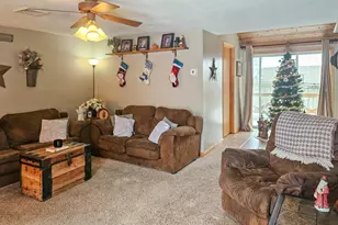 203 Monroe St, Monroe Center, IL 61052 - Photo 10