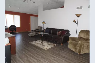 910 High Point Drive, Rockton, IL 61072 - Photo 2