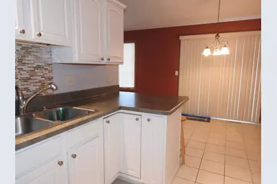 910 High Point Drive, Rockton, IL 61072 - Photo 10