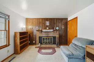 102 E Winfield St, Morrison, IL 61270 - Photo 10