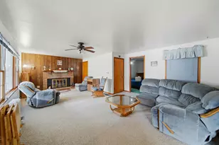 102 E Winfield St, Morrison, IL 61270 - Photo 8