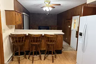 559 N Greenfield Dr, Freeport, IL 61032 - Photo 6