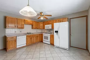 6608-6610 Sawgrass Dr, Rockford, IL 61114 - Photo 8