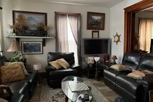 118 N Green Ave, Freeport, IL 61032 - Photo 2