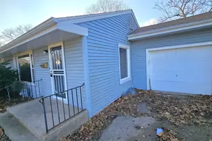 2310 N Winnebago Ave, Rockford, IL 61103 - Photo 2