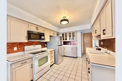 4012 Pleasant Valley Boulevard, Rockford, IL 61114 - Photo 6