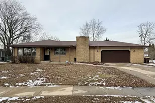 4012 Pleasant Valley Blvd, Rockford, IL 61114 - Photo 1