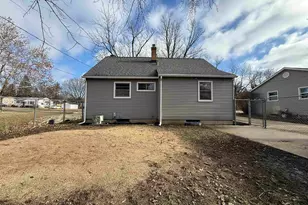 2215 Colorado Ave, Rockford, IL 61108 - Photo 8