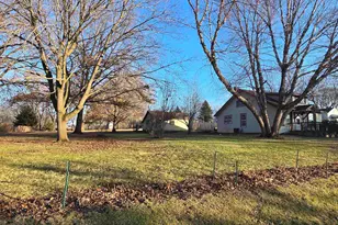 320 Westmoreland Ave, Rockford, IL 61102 - Photo 2