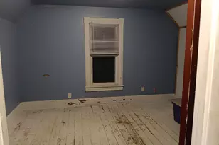 409 W Avon St, Freeport, IL 61032 - Photo 6