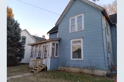 409 W Avon Street, Freeport, IL 61032 - Photo 2